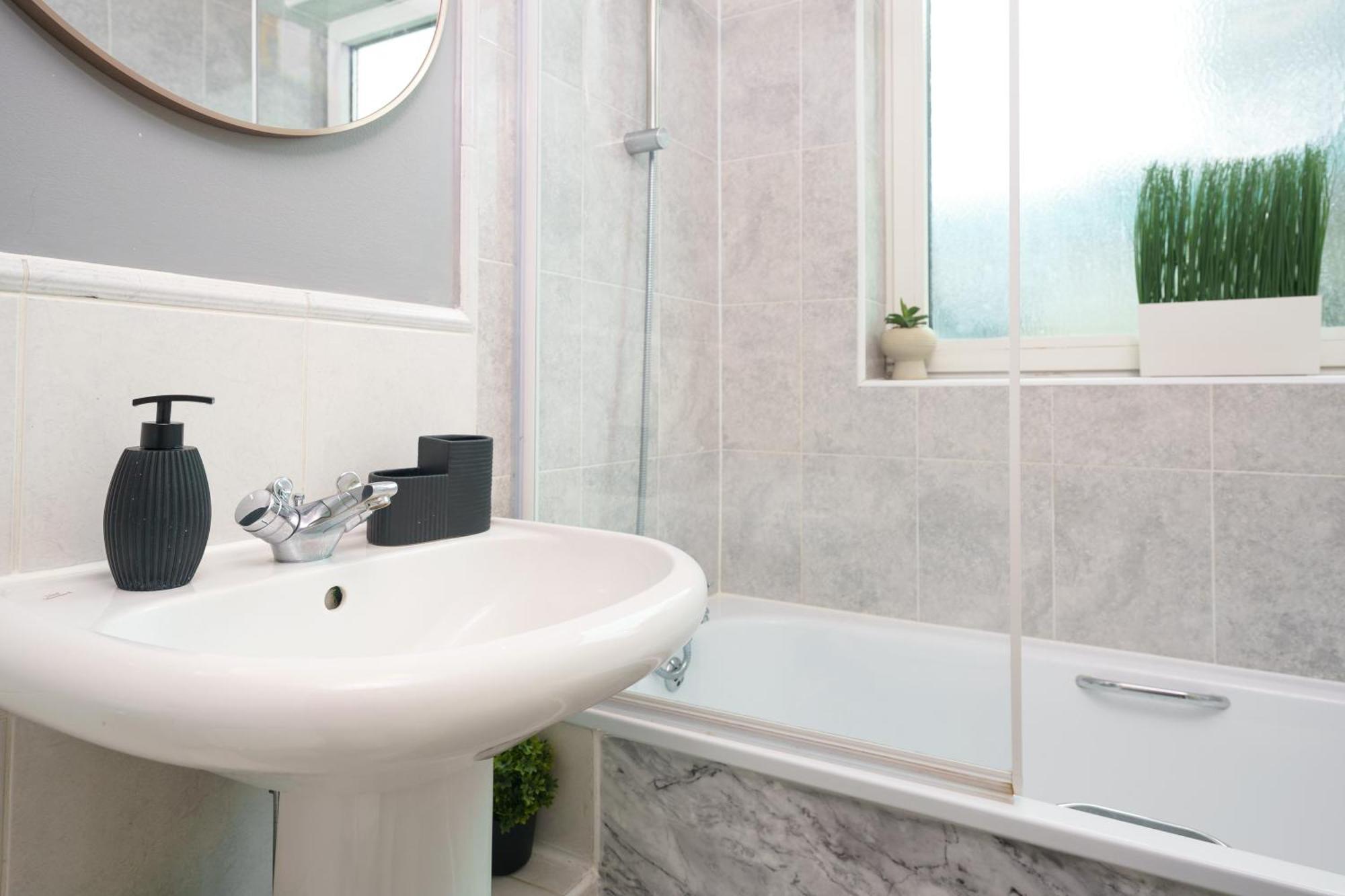 St George Thames Apartment Londen Buitenkant foto
